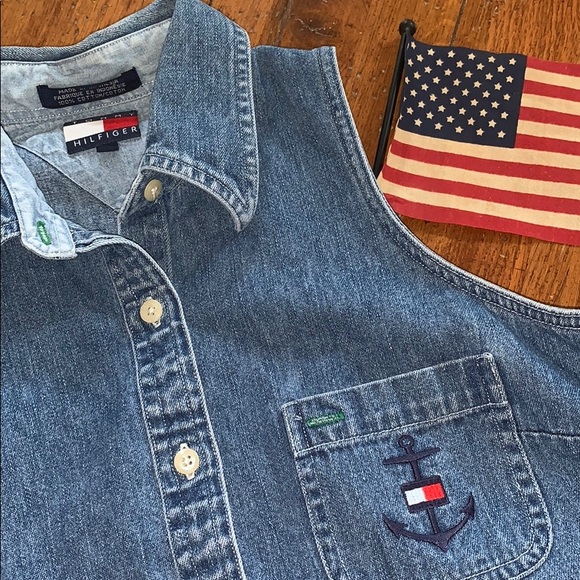 Tommy Hilfiger Tops - 🇺🇸TOMMY HILFIGER Sleeveless Button Down Top⚓️